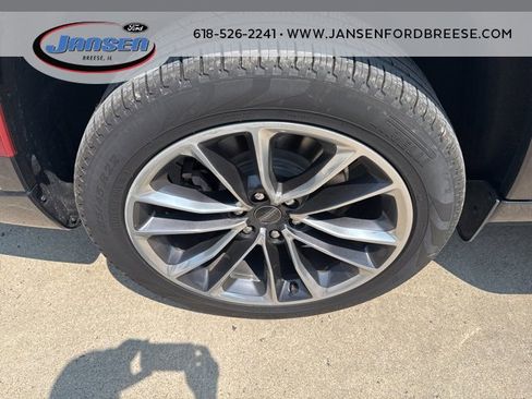 Used 2024 Jeep Wagoneer L Series II w/ Premium Group I image 6