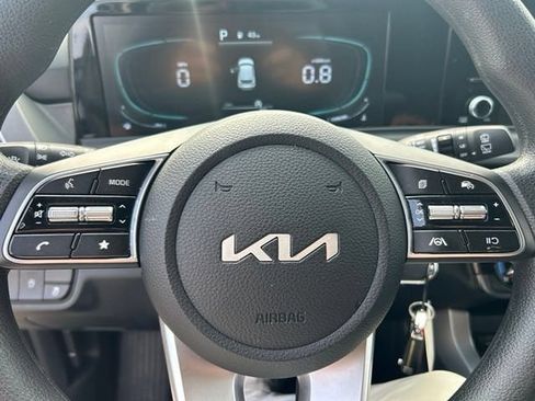 Certified 2026 Kia Seltos LX FWD image 9