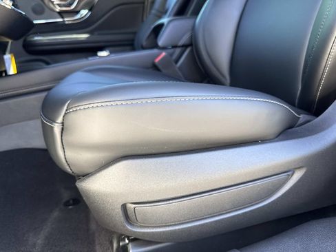 New 2026 Lincoln Corsair Premiere image 20