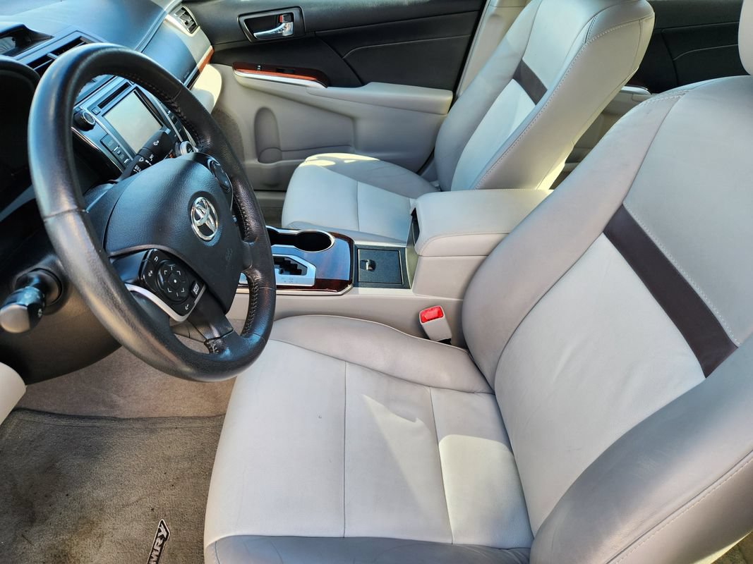 Used 2013 Toyota Camry XLE FWD image 16