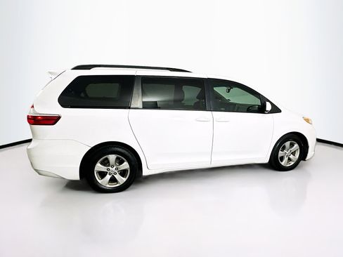 Used 2017 Toyota Sienna LE FWD image 10