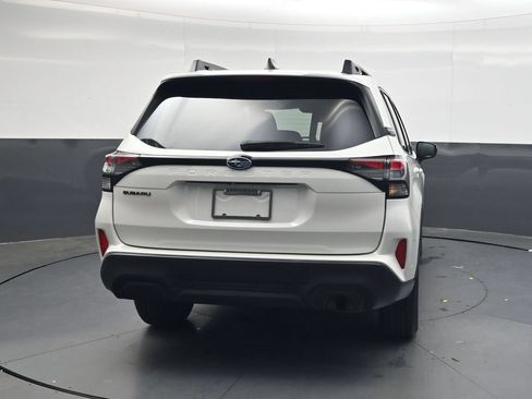 Used 2025 Subaru Forester Premium AWD/4WD image 5