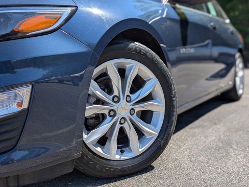 Used 2022 Chevrolet Malibu LT FWD image 33