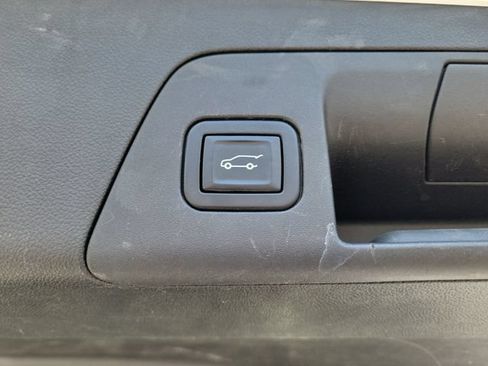 Used 2021 Buick Envision Essence AWD/4WD image 10