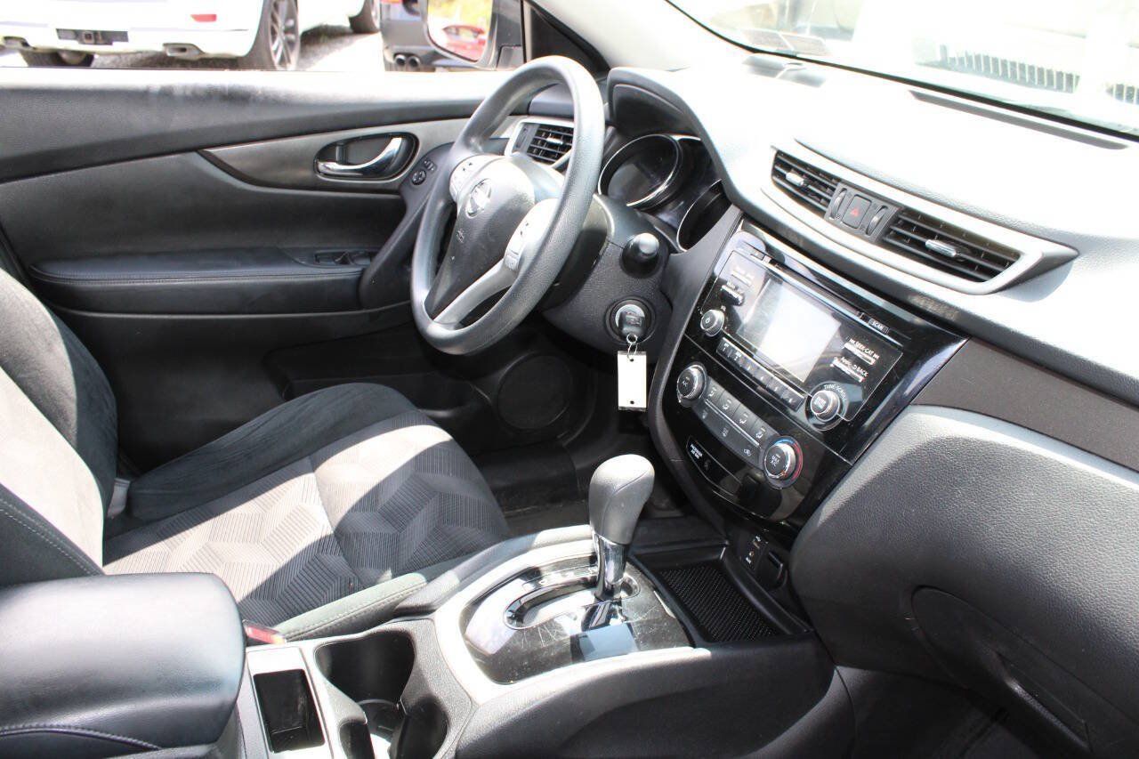Used 2015 Nissan Rogue S AWD/4WD image 12