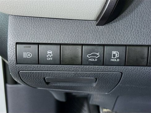 Certified 2022 Toyota Camry LE image 18