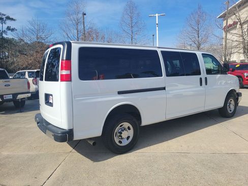 Used 2021 Chevrolet Express 3500 LT w/ LT Preferred Equipment Group image 7