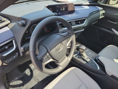 Used 2022 Lexus UX 250h w/ Accessory Package (Z2) AWD/4WD image 21