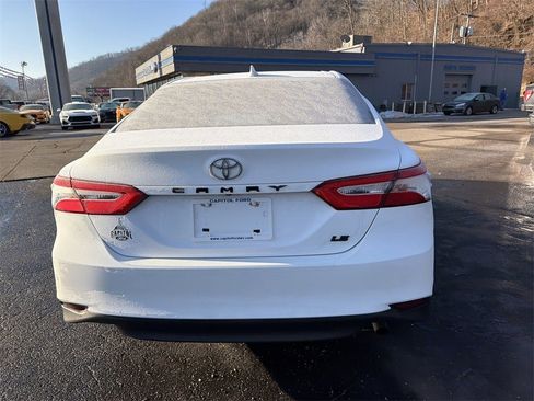 Used 2020 Toyota Camry LE image 4