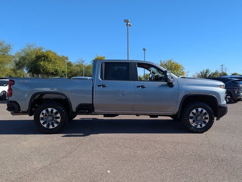 Used 2024 Chevrolet Silverado 2500 Custom w/ Custom Value Package image 2