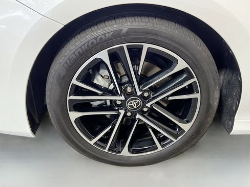 Used 2025 Toyota Camry XLE w/ Premium Plus Package image 14