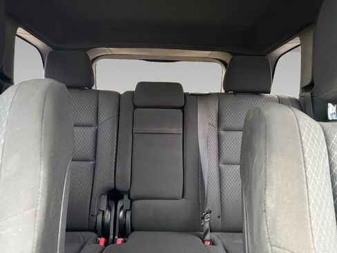 Used 2019 Jeep Grand Cherokee Laredo image 2