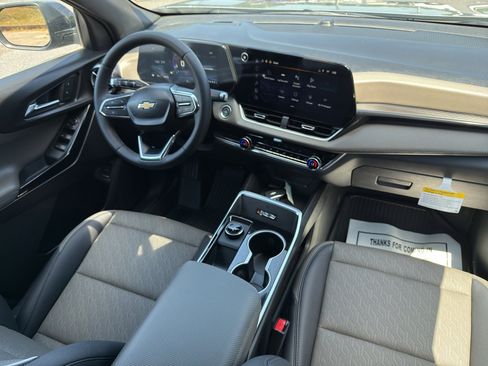 New 2026 Chevrolet Equinox LT w/ Convenience Package II AWD/4WD image 14