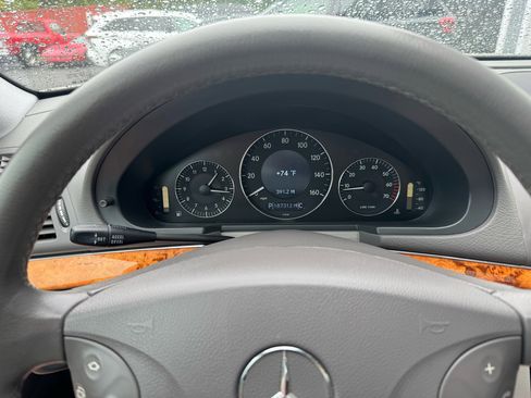 Used 2005 Mercedes-Benz E 320 4MATIC Sedan image 18