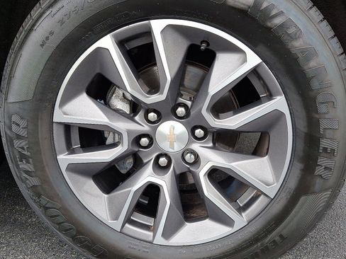 Used 2023 Chevrolet Tahoe LT w/ Luxury Package image 8