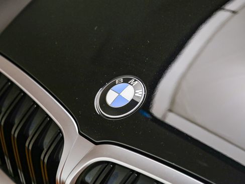 Certified 2023 BMW 330i Sedan w/ Convenience Package RWD image 9