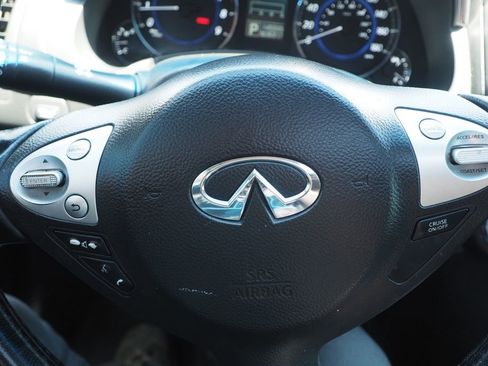 Used 2014 INFINITI QX70 AWD w/ Premium Package image 30
