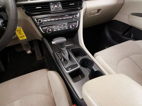 Used 2018 Kia Optima LX FWD image 9