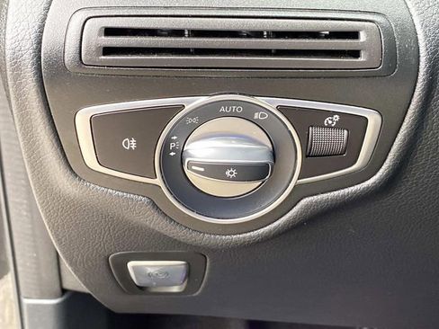 Used 2020 Mercedes-Benz GLC 300 4MATIC w/ Parking Assistance Package image 19