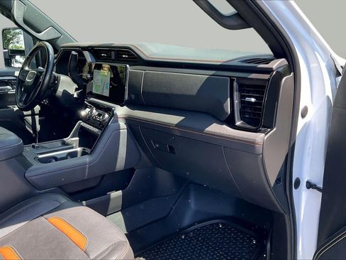 Used 2024 GMC Sierra 2500 AT4 w/ AT4 Premium Plus Package AWD/4WD image 31