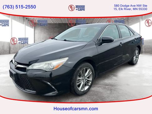 Used 2015 Toyota Camry SE image 1