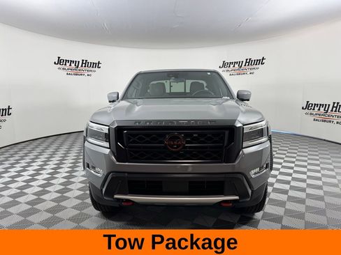 Used 2022 Nissan Frontier Pro-X image 3