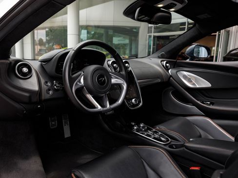 Used 2023 McLaren GT RWD image 41