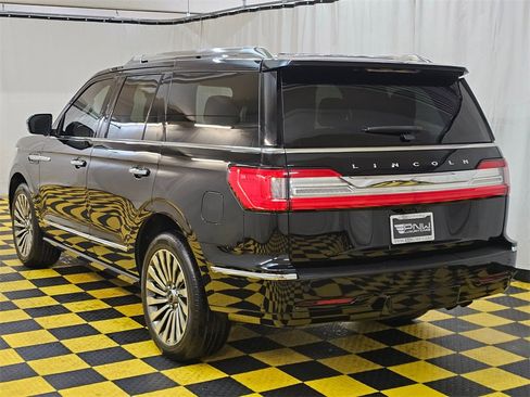 Used 2019 Lincoln Navigator Reserve image 5