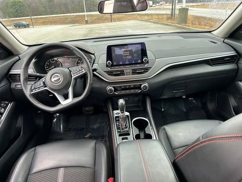 Used 2025 Nissan Altima 2.5 SR image 9