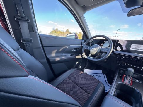 New 2025 Nissan Kicks SR image 15