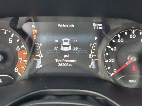 Used 2023 Jeep Compass Latitude AWD/4WD image 11