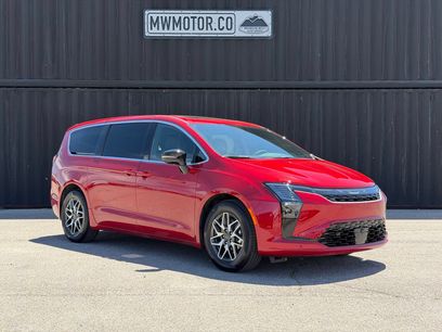 New 2027 Chrysler Pacifica Limited