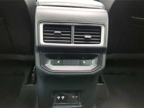 Used 2024 Volkswagen Atlas Cross Sport SEL Premium R-Line image 39