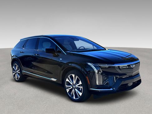 New 2026 Cadillac Optiq Luxury 2 image 1