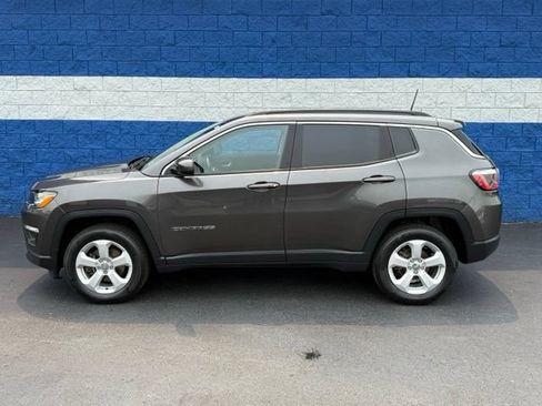 Used 2018 Jeep Compass Latitude w/ Popular Equipment Group AWD/4WD image 16