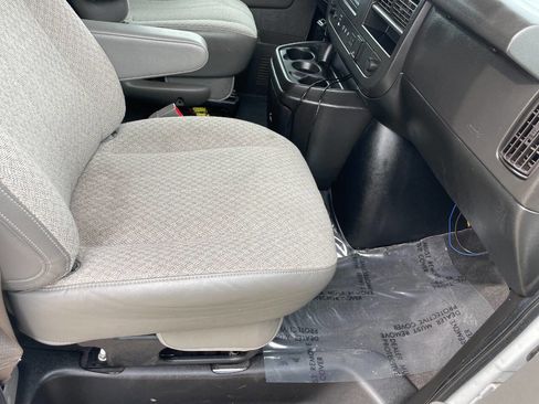 Used 2020 Chevrolet Express 3500 LT w/ LT Preferred Equipment Group image 27