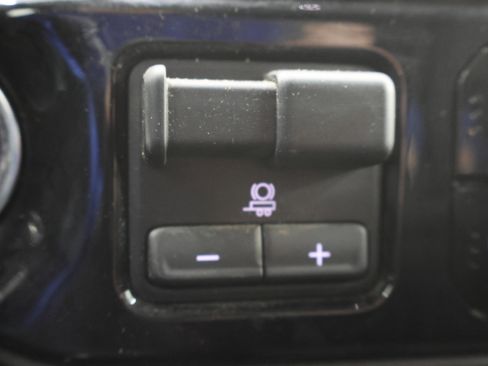 Used 2024 Chevrolet Silverado 2500 LT w/ Midnight Edition image 50