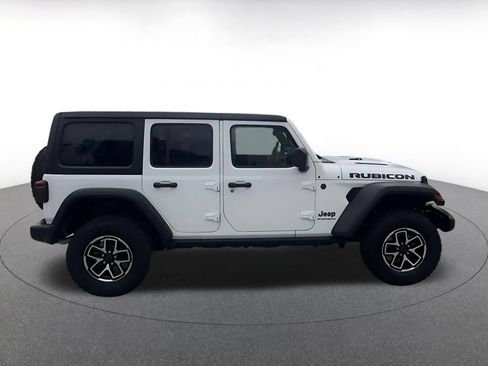 Used 2025 Jeep Wrangler Unlimited Rubicon AWD/4WD image 16