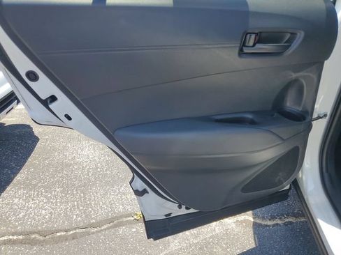 Used 2022 Toyota Corolla Cross LE w/ Moonroof Package FWD image 24