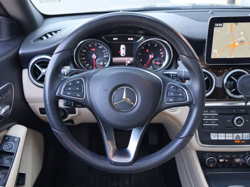 Used 2018 Mercedes-Benz CLA 250 4MATIC image 17