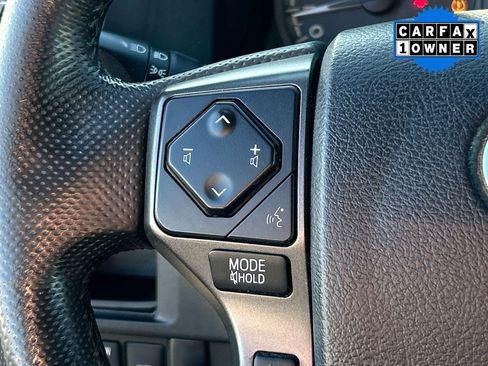 Used 2018 Toyota Tacoma TRD Sport image 12