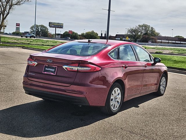 Used 2019 Ford Fusion S FWD image 5