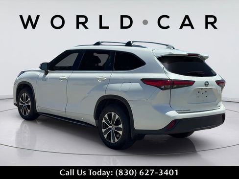 Used 2020 Toyota Highlander XLE FWD image 10