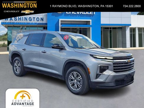 Used 2025 Chevrolet Traverse LT w/ LPO, Floor Liner Package AWD/4WD image 1