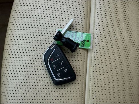 Used 2023 Cadillac Escalade ESV Premium Luxury image 37