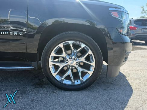 Used 2019 Chevrolet Suburban Premier AWD/4WD image 9