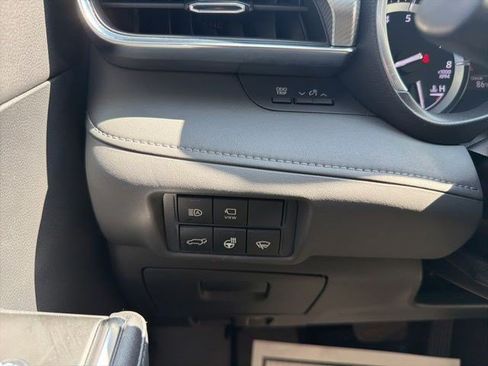 Used 2021 Toyota Highlander Platinum AWD/4WD image 32