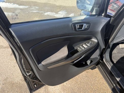 Used 2018 Ford EcoSport SE w/ SE Convenience Package image 11