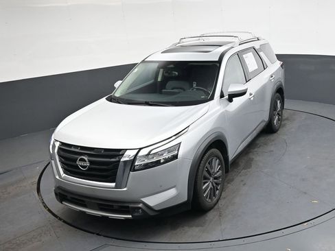 Used 2022 Nissan Pathfinder SL w/ SL Premium Package image 37