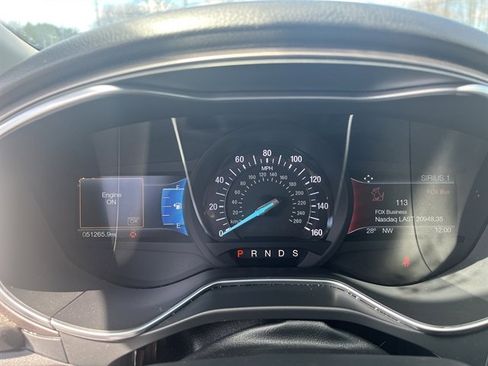 Used 2017 Ford Fusion SE w/ Fusion SE Technology Package image 24